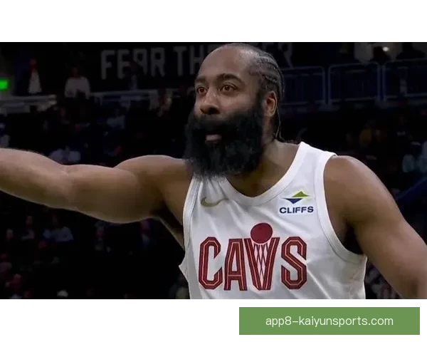 雄鹿主场力克热火詹姆斯哈登关键时刻带队逆袭胜利