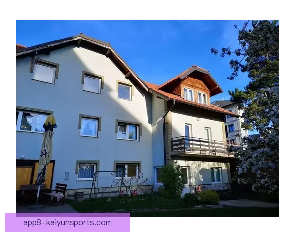 拉德尼基KG101-83兹拉蒂博尔足球队历史成就与未来发展探析